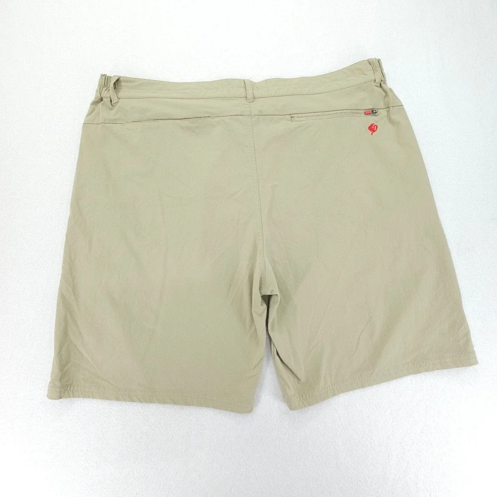 Duck Camp Shorts Mens XXL Khaki Stretch Hiking Outdoor Zip Pockets Elastic Waist